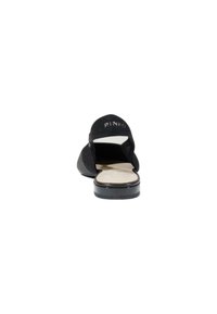 Sandales à talons ouverts noires avec un dessus texturé, portant le nom de la marque "PINKO" à l'arrière et une semelle intérieure lisse de couleur claire.
