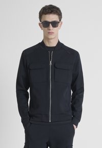 Antony Morato REGULAR FIT IN INTERLOCK FABRIC WITH LOGOED FLAG - Chaquetas bomber - black
