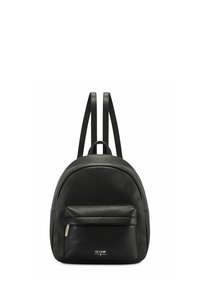 Czarna skórzana plecak o zaokrąglonym kształcie, teksturowanym wykończeniu, z górnym uchwytem i dwoma regulowanymi paskami. Posiada przednią kieszeń na zamek.