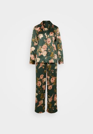 Completo pigiama floreale con uno sfondo verde scuro decorato da grandi fiori rosa e crema, realizzato in morbido tessuto di satin con una vestibilità comoda.
