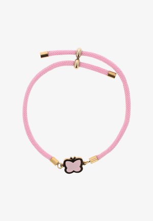 Bracciale con cordoncino rosa regolabile con estremità e chiusura in tono oro, caratterizzato da un ciondolo a forma di farfalla rosa con contorno nero.