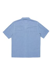 Košeľa s krátkymi rukávmi v svetlomodrej bavlne, so štýlovým strihom, jemnou textúrou a klasickým golierom bez viditeľných ozdôb.