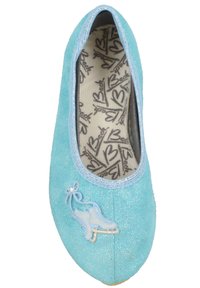 Blaue Wildlederschuhflats mit glitzernder Textur, runder Zehenform und einer dekorativen hellblauen Schleifenakzent. Gefüttert mit einer gemusterten Innensohle.