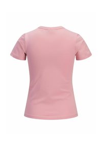 Effen lichtroze T-shirt met korte mouwen en ronde hals, vanachter getoond op een witte achtergrond.
