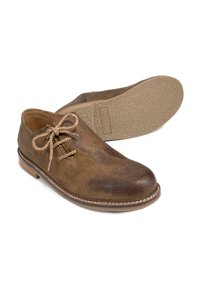 Braune Lederschuhe mit glatter Oberfläche, runder Zehenpartie und Schnürdesign. Auffällige Merkmale sind die strukturierte Gummisohle und der kontrastierende Näht.