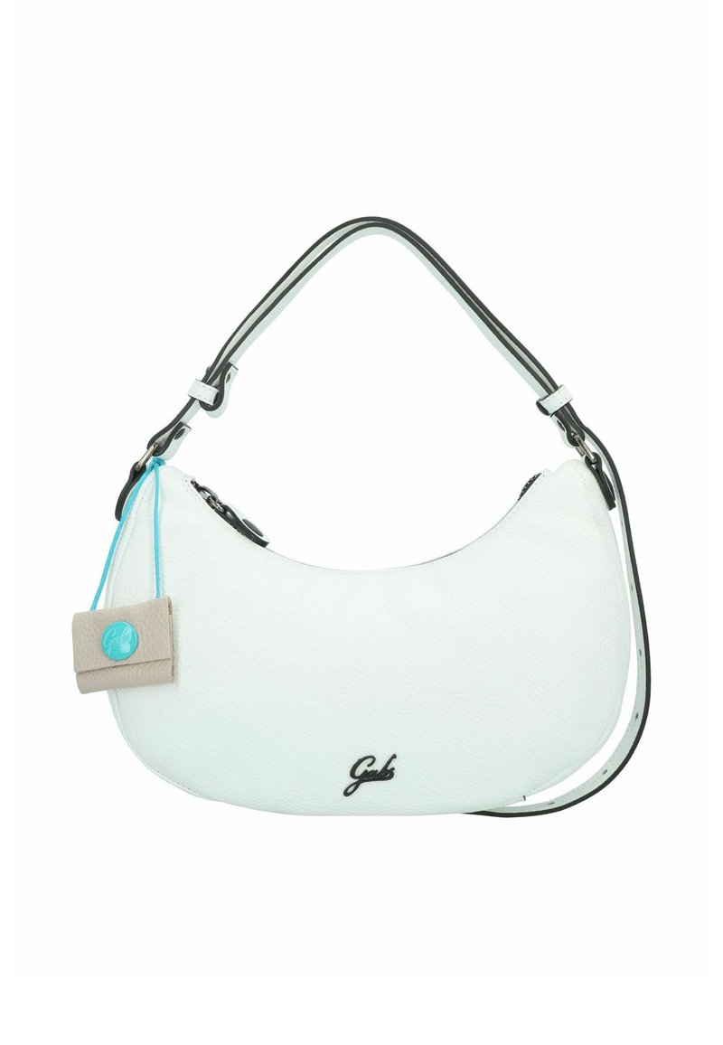 Weißer Leder-Schulterbeutel mit einer geschwungenen Form, einem kontrastierenden schwarz-weißen Tragegurt und einem beigen Etikett mit einem blauen Logo.