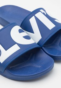 Levi's® JUNE - Badesandaler - royal blue