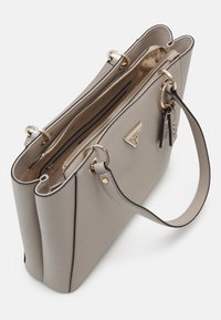 Guess NOELLE TOTE - Borsa a mano - taupe