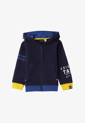 Sudadera con cremallera en color azul marino con acentos en azul y amarillo. Cuenta con dos bolsillos frontales, una capucha forrada y texto blanco en la manga derecha.