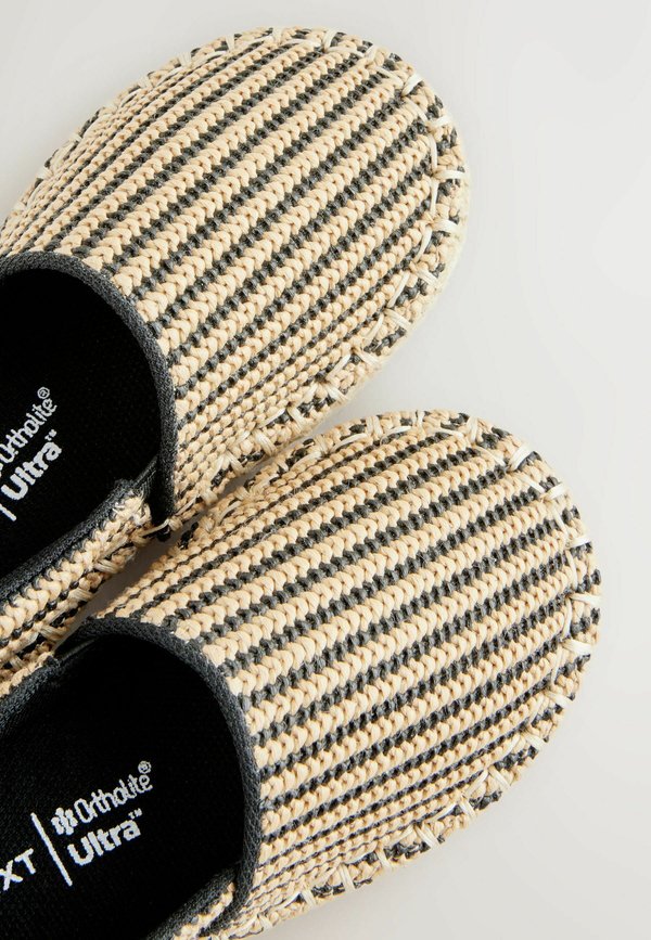 REGULAR FIT – Espadrille