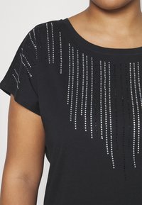 ONLY Carmakoma CARLULA O NECK RHINESTONE - Tričko s potlačou - black