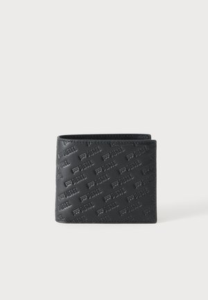 Sort læder bifold-pung med præget gentagne "Diesel" logoer vist lukket på hvid baggrund.