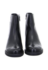 Schwarze Leder-Ankle-Boots mit glatter Oberfläche, runder Zehenpartie und flacher Gummisohle. Verfügt über einen seitlichen Reißverschluss für einfaches An- und Ausziehen. Sauberes, minimalistisches Design.
