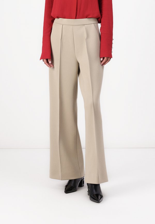 TECHNICAL WIDE LEG PANT - Trousers - aluminum
