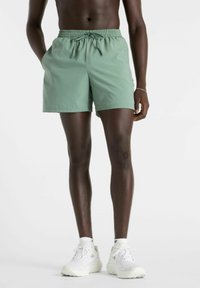 Unselected, green