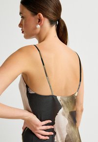 Next REGULAR FIT - Maksi suknelė - charcoal floral