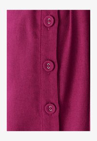 Pasirinkta, burgundy