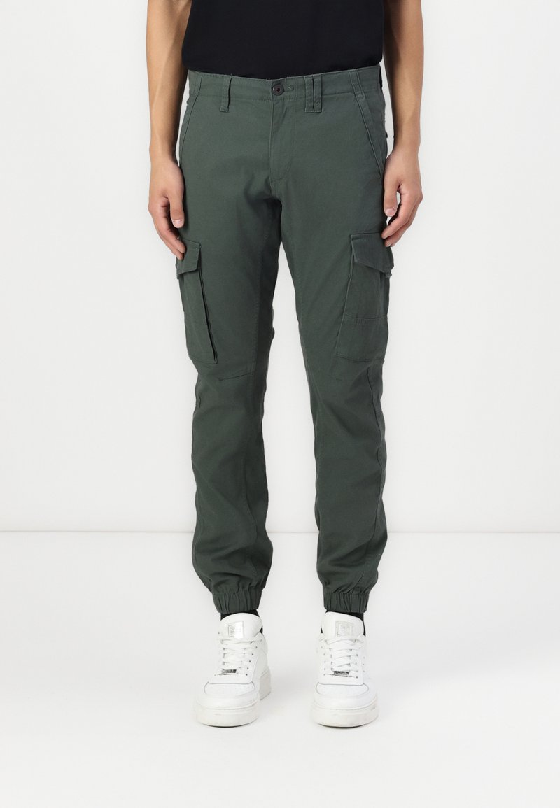 Jack & Jones JPSTPAUL FLAKE - Cargo trousers - urban chic