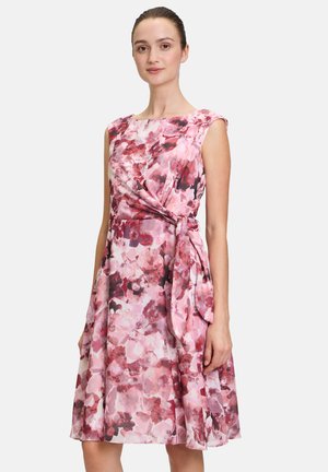 MIT BINDEGÜRTEL - Cocktailkleid/festliches Kleid - dark red red
