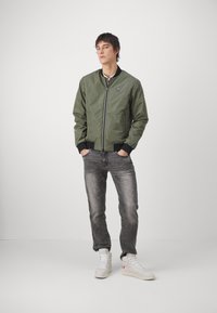 EA7 Emporio Armani JACKET - Bombera - verde scuro