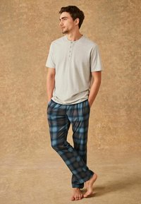 Next MOTIONFLEX COSY SET STANDARD - Nattøj sæt - grey blue check