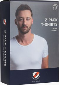 Witte slim-fit t-shirts gepresenteerd in een 2-pack doos, met een ronde hals en korte mouwen, met branding op een donkere achtergrond.