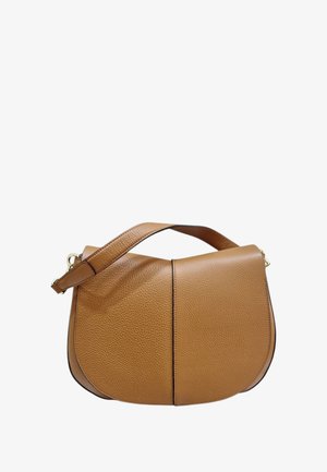 Borsa a tracolla in pelle marrone con forma arrotondata, caratterizzata da una finitura testurizzata e un manico corto. I dettagli in metallo dorato aggiungono un tocco elegante.