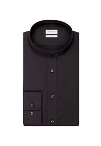 Chemise noire ajustée avec col mandarin et poignets boutonnés, pliée soigneusement avec étiquettes de marque et de taille visibles à l'intérieur du col.