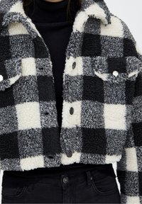 PULL&BEAR Chaqueta de invierno - black