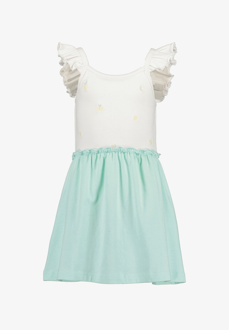 Hvid ærmeløs kjole med flæseærmer, små gule frugtembroderier på overdelen og en lyseblå, rynket nederdel.