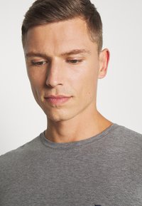 Tommy Hilfiger STRETCH SLIM FIT - Camisola de manga comprida - grey