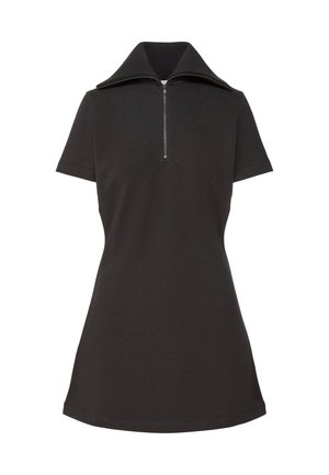 Zwarte korte mouw jurk met een brede kraag en een ritssluiting aan de voorkant, getailleerd met subtiele stiksel details.
