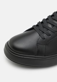 Calvin Klein LACE UP - Sportcipő - black/petroleum