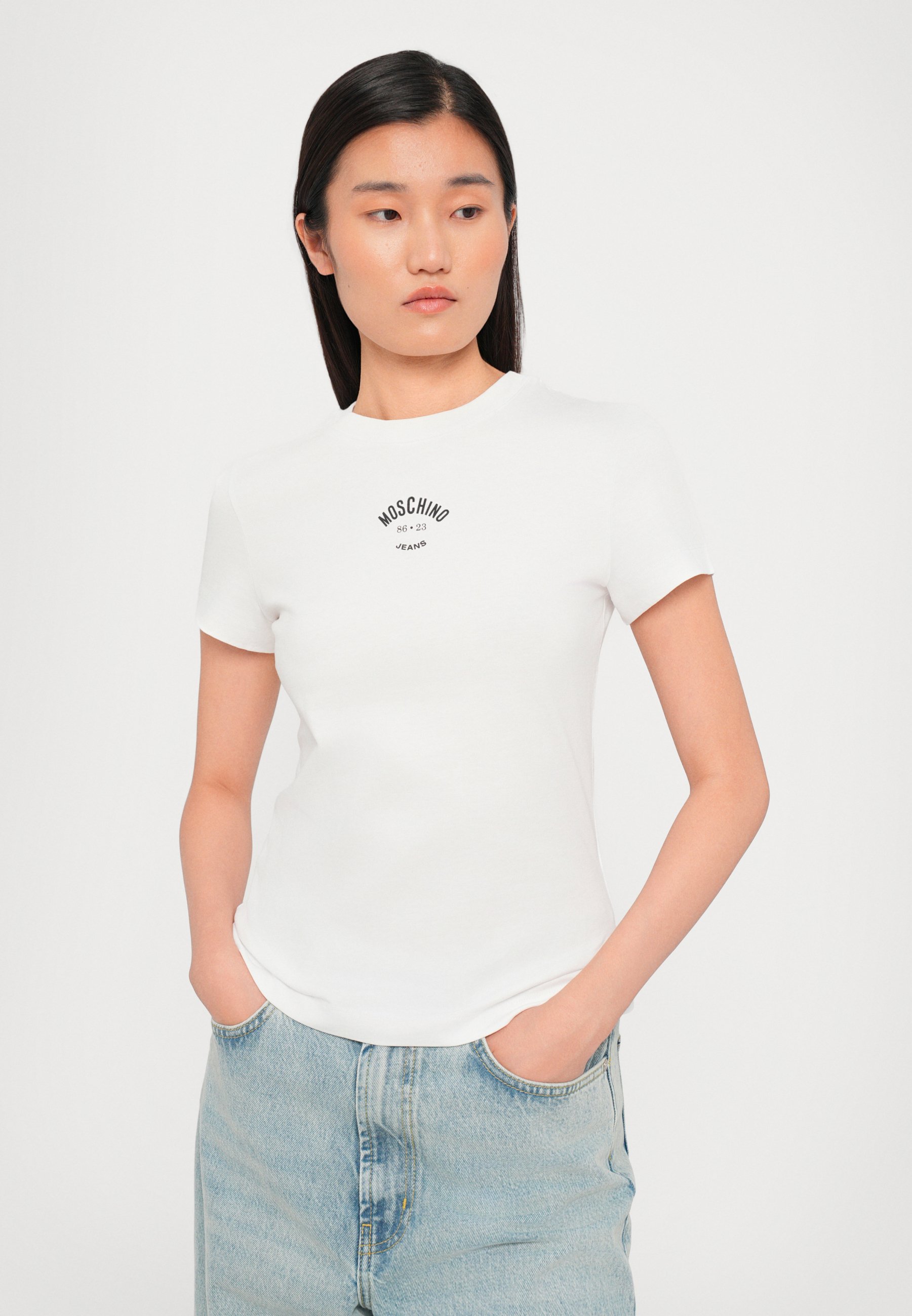 Tシャツ・カットソー MOSCHINO JEANS Woman T-Shirt White 07113262 0001 Printed cotton jersey T-shirt Moschino Jeans | Moschino