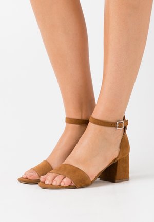 Bullboxer Sandals - hazl