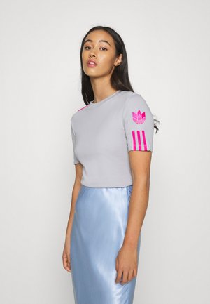 ADICOLOR SLIM SHORT SLEEVE TEE - Camiseta estampada - grey