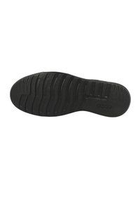 Sort gummisål til sko med bølgede og lige slidmønstre samt et lille tekstureret område nær hælen med mærkenavnet ECCO.