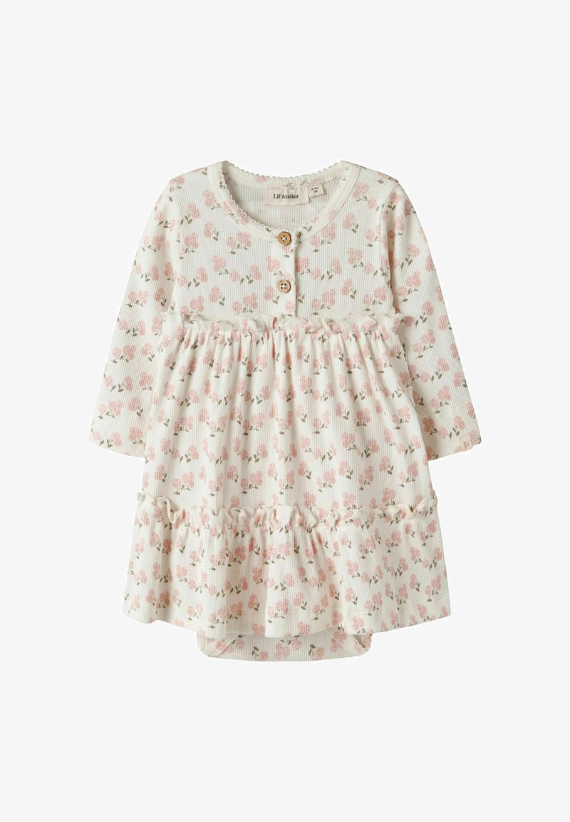 Pika varrukaga kreemikas beebikleidi roosa lillemustriga, rinnal kaks puidust nööpi ning seelikul ja vöökohal voldilised kihid.