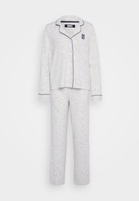 Neselectat, white sand