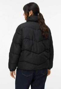 Vero Moda Curve VMCLIGARIO - Veste d'hiver - black
