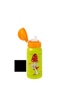 Grüne Kunststoffwasserflasche mit einem orangenen Schraubverschluss, versehen mit einem bunten Design aus einer Fee und einem Pilz, geschmückt mit Blumen und Sternmustern.
