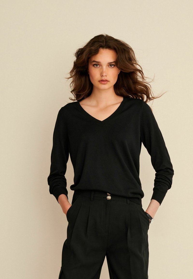 Next V-NECK JUMPER - Pulover - black