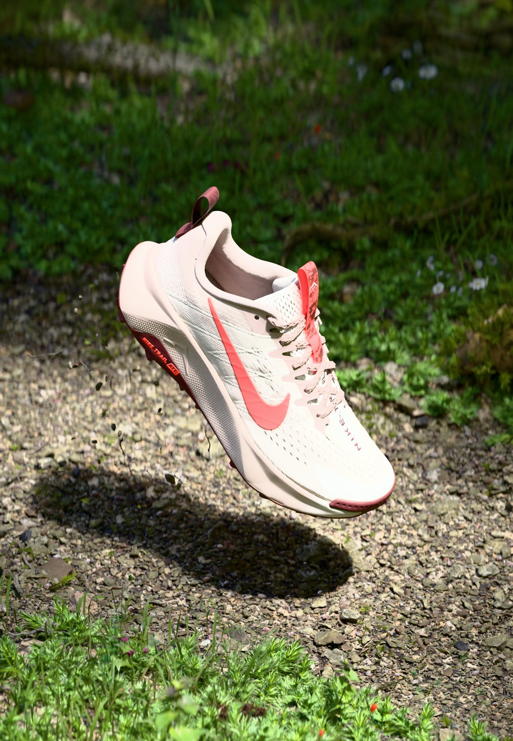 NEW NIKE men\'s wildhorse 10 trail running shoes in sail/hyper crimson-silt red Nike Wildhorse 10 Sail / Silt Red - Jun 2025 - FV2338-102  main image 3