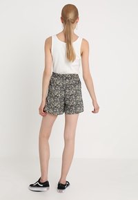 ONLY Shortsit - black