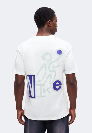 Nike Performance, TEE M90 ASBURY LAYUP - Тениска с щампа - white