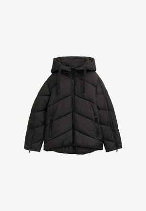 Černá péřová bunda s kapucí, se zapínáním na zip vpředu, dvěma bočními kapsami na zip a šikmým prošíváním. Vyrobena z lehkého materiálu.