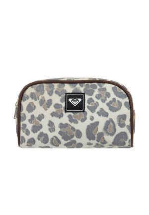 Pochette rectangulaire zippée avec imprimé léopard gris et marron, bordure marron et écusson logo carré noir au centre.