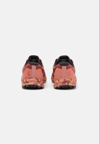 Under Armour BANDIT TRAIL 3 - Tenisice za trail trčanje - cinna red/canyon pink/sedona red