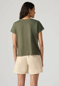 Levi's® GRAPHIC BOXY SINCE - Camiseta estampada - levis since na
