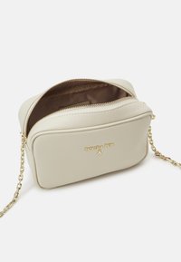 Patrizia Pepe HANDBAG - Bandolera - off white